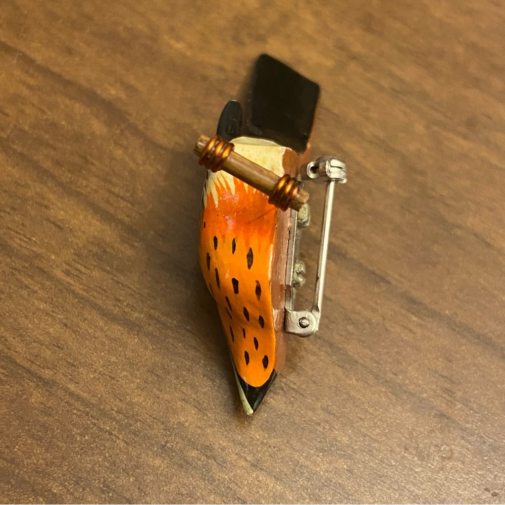 Vintage Takahashi Bird Pin Brooch,  Thrush, Japanese Hand painted & Carved. - Picture 5 of 9